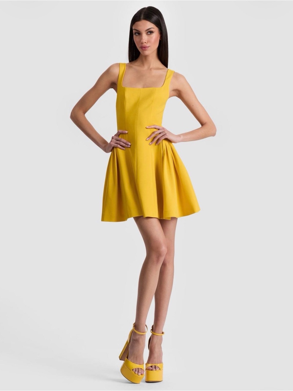 alice + olivia Vera Fit And Flare Mini Dress

Yellow Square-Neck Fit
